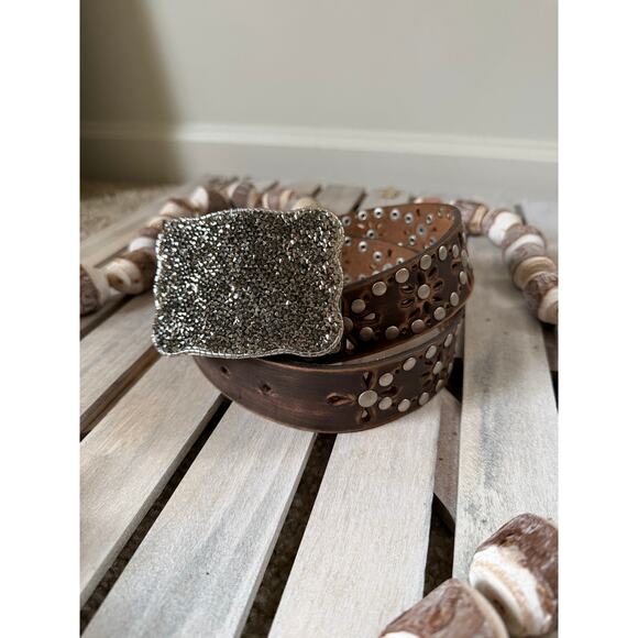 NWOT Wallet Buckle Crystal Leather Floral Cutout Studded Belt main image 9